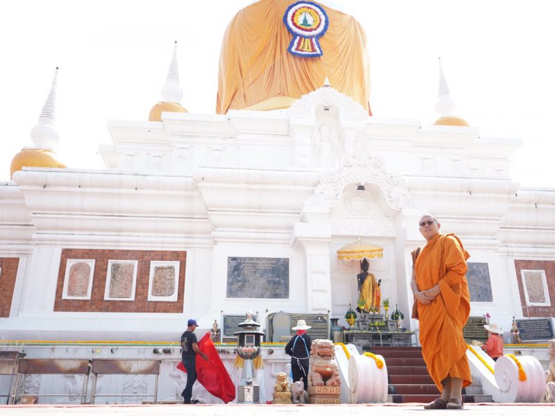 หลวงพี่น้ำฝน นำคณะสงฆ์ ศิษยานุศิษย์สวดมนต์ ถวายพระธาตุนาดูน พุทธมนฑลอีสาน เพื่อความเป็นสิริมงคล