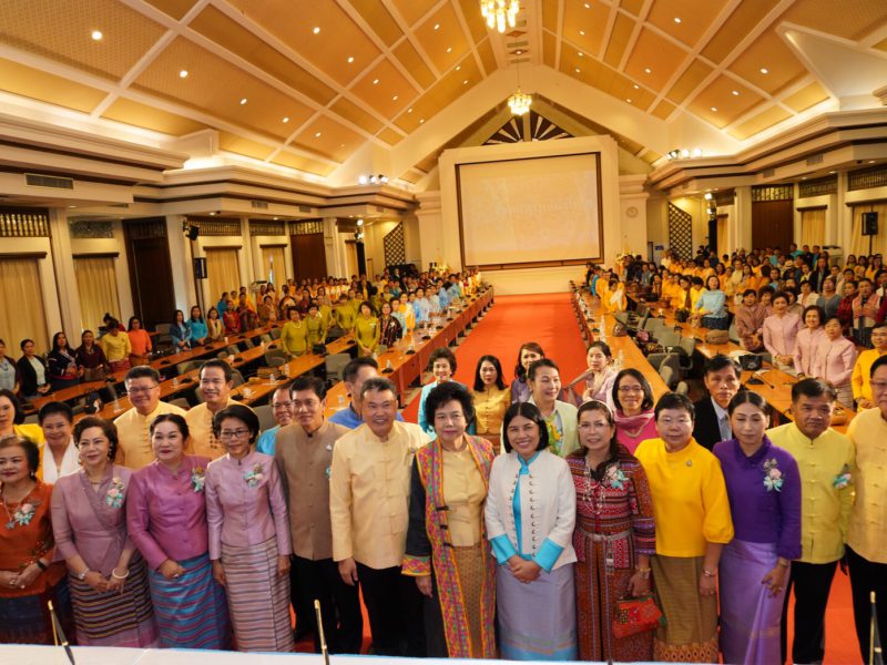 พช.จับมือสภาสตรีแห่งชาติฯเดินหน้ารณรงค์ปลุกคนไทยสวมใส่ผ้าไทยในโครงการ “สืบสาน อนุรักษ์ศิลป์ผ้าถิ่นไทย ดำรงไว้ในแผ่นดิน”