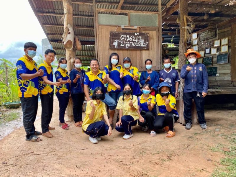 พช.ศรีสะเกษ สืบสาน รักษา ต่อยอด “โคก หนอง นา พช.” ปลูกป่า 5 ระดับ ไม้ 3 อย่าง ประโยชน์ 4 อย่าง