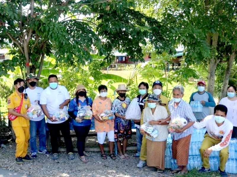 อยุธยา  มูลนิธิจตุรธรรมประทีป นำทีม ร่วมกับกู้ภัยชลบุรี ลงพื้นที่นำสิ่งของจำเป็นช่วยเหลือน้ำท่วม