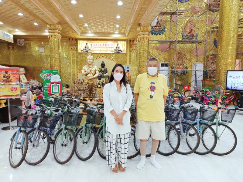 นครปฐม  สองลุงป้าขนรถจักรยาน20คันแก้บนวัดไผ่ล้อมสุดดีใจขายที่ดิน8ล้าน