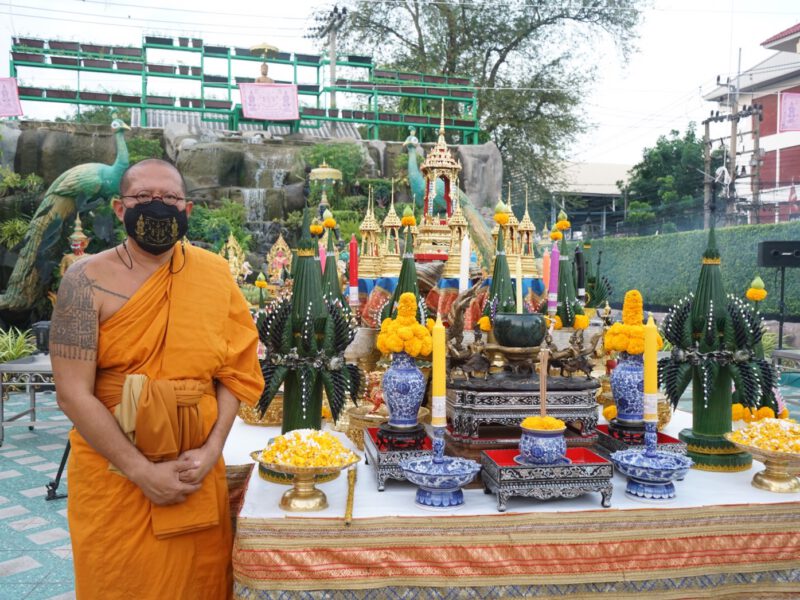 นครปฐม  หลวงพี่น้ำฝนจัดเต็มบวงสรวงรับเทพพระราหู นำคณะสงฆ์สวดนพเคราะห์