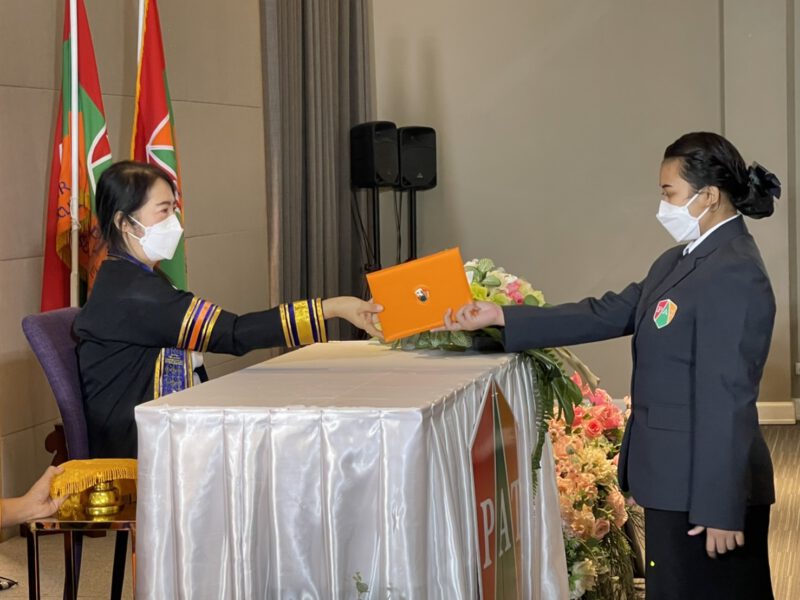 สมุทรปราการ   ศูนย์การเรียนปัญญาภิวัฒน์สำโรง,สุขุมวิทมอบประกาศนียบัตรผู้สำเร็จการศึกษา