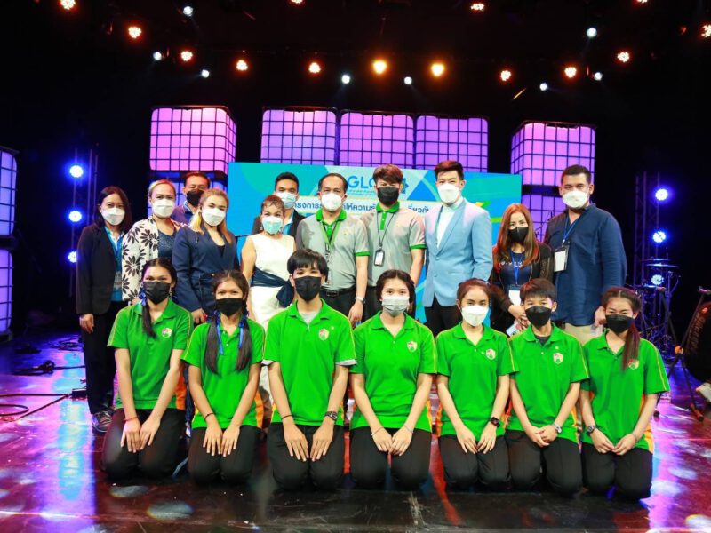 ปทุมธานี  นักเรียนวิทยาลัยเทคโนโลยีปัญญาภิวัฒน์ร่วมโครงการรณรงค์ให้ความรู้ที่ถูกต้องเกี่ยวกับการพนัน