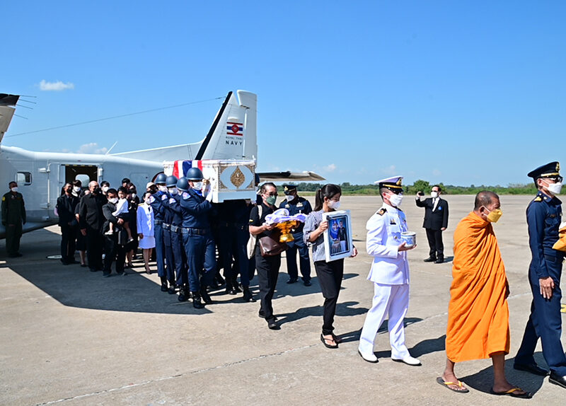 นครปฐม กองทัพเรือนำส่งร่างจ่าตรี ศุภกิจ ทิวาลัย กลับ สู่ภูมิลำเนา จ.นครปฐม