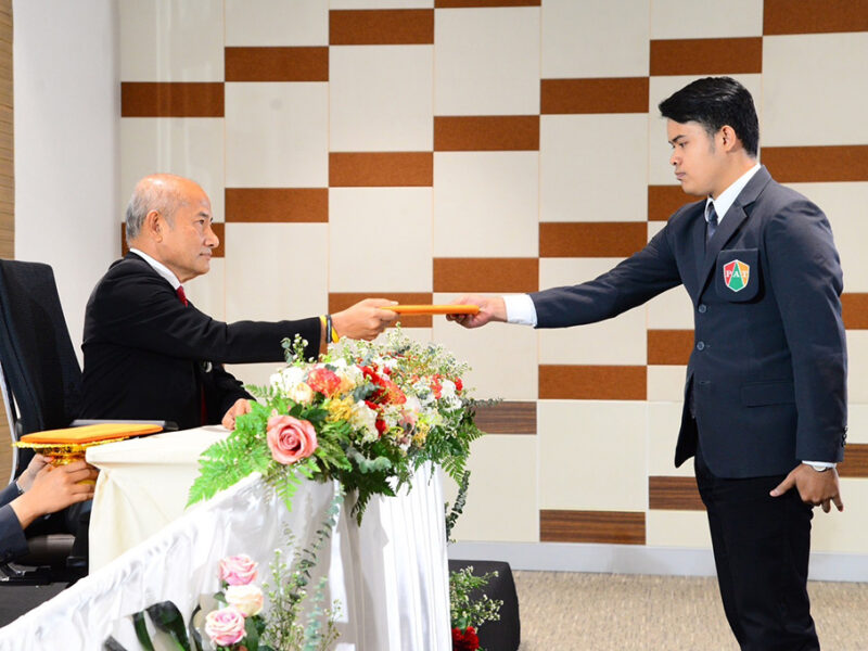 ขอนแก่น  ศูนย์การเรียนปัญญาภิวัฒน์ ขอนแก่น มอบประกาศนียบัตรผู้สำเร็จการศึกษา
