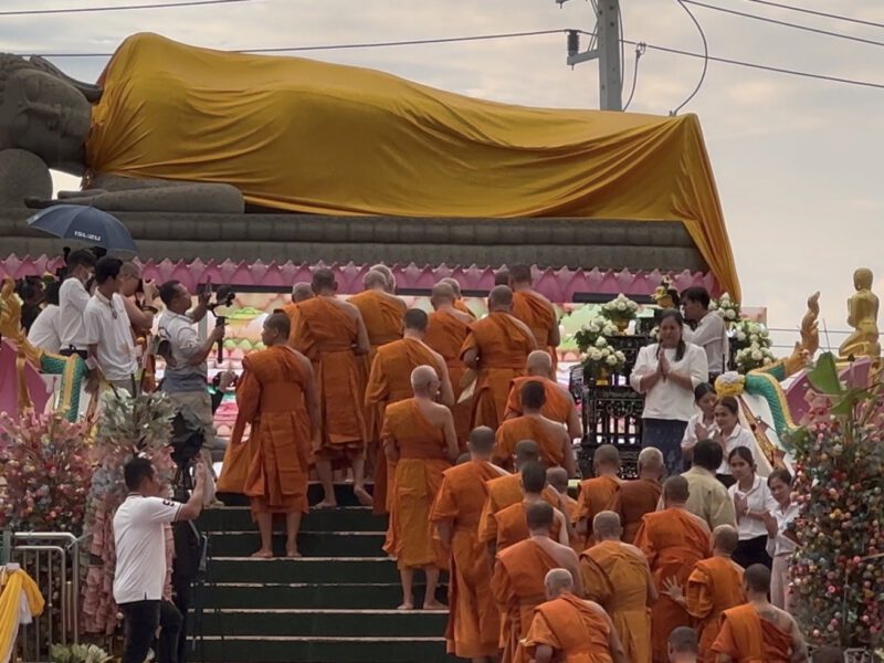 นครปฐม   อบต.วัดละมุด”จัดงานรำลึกอัฏฐมีบูชา 131ปี จำลองถวายพระเพลิงพระพุทธเจ้า”