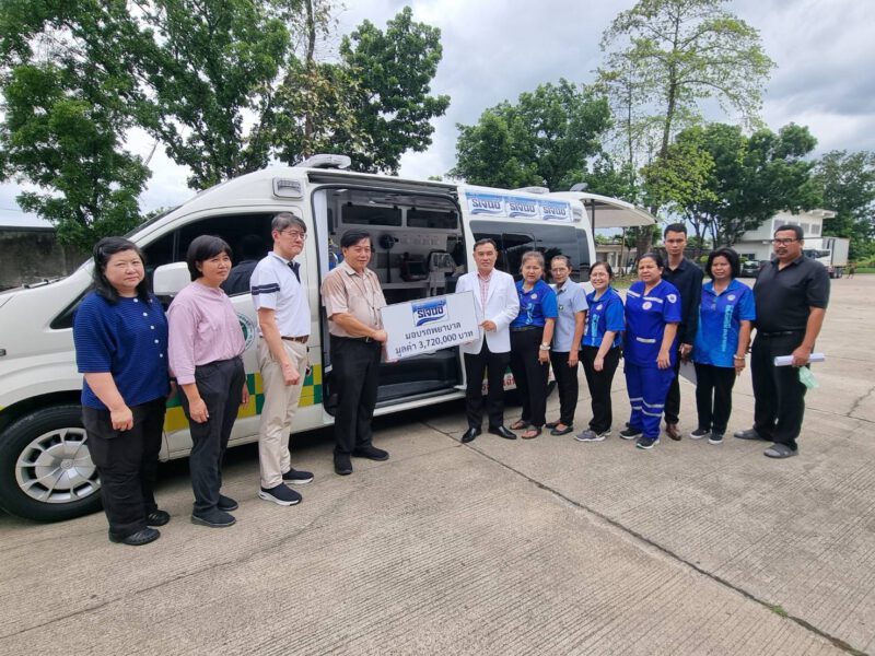 โรงพยาบาลสามพรานรับมอบรถพยาบาลฉุกเฉินAmbulance พร้อมอุปกรณ์ติดตั้งครบชุดจากบริษัท น้ำดื่มรีเจนซี่ จำกัด