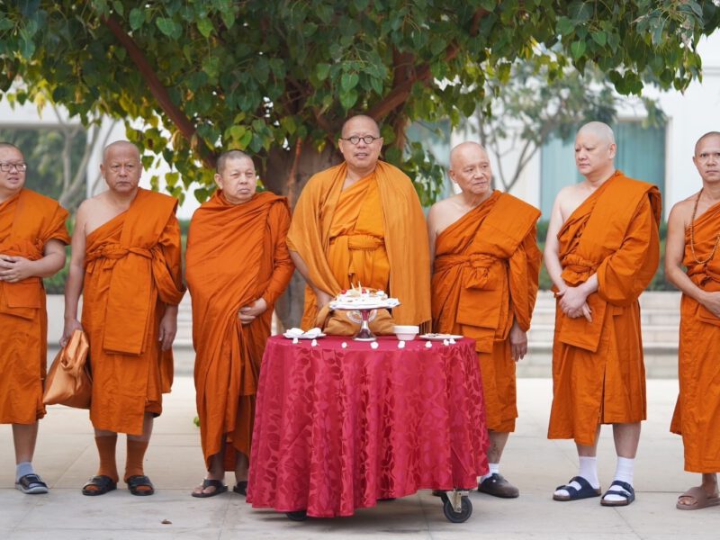 หลวงพี่น้ำฝน นำคณะสงฆ์ ศิษยานุศิษย์ เดินทางแสวงบุญ สามสังเวชนียสถาน ประเทศอินเดีย