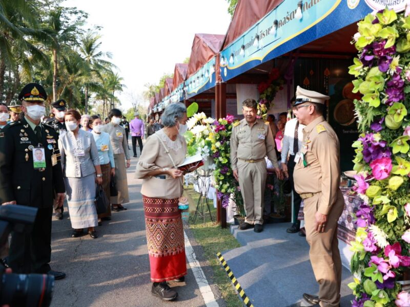 มทร.รัตนโกสินทร์ เฝ้าฯ รับเสด็จสมเด็จพระกนิษฐาธิราชเจ้า กรมสมเด็จพระเทพรัตนราชสุดา ฯ สยามบรมราชกุมารี