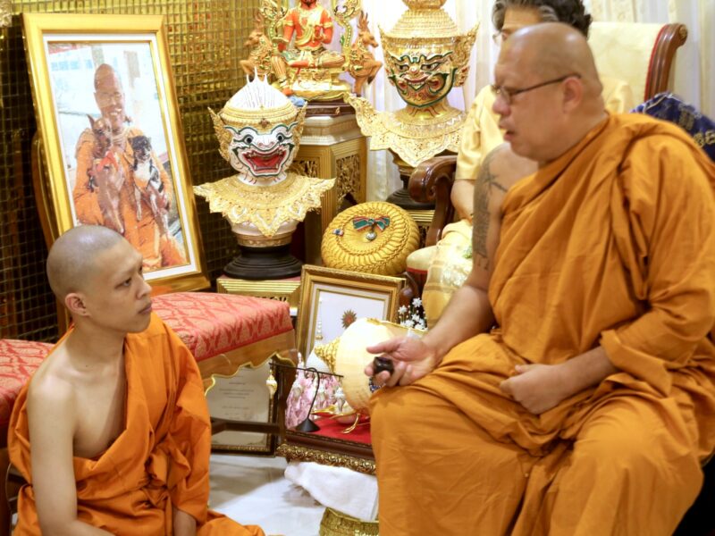 หลวงพี่น้ำฝน  สงเคราะห์จบครบพิธีการ หนุ่มยอดกตัญญูขอเผาศพแม่