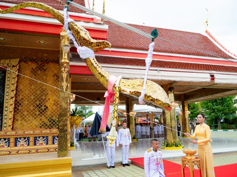 พลตรีหญิง คุณหญิง ปภัสสร วัชรหทัยพัทธ์ เป็นผู้แทนพระองค์ไปในพิธียกช่อฟ้าพระวิหารพระพุทธเมตตาประทานพร และเปิดอาคารศูนย์ไตเทียม วัดไผ่ล้อม พระอารามหลวง