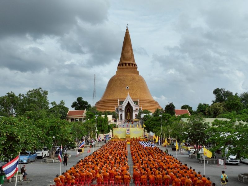 นครปฐม  เจริญพระพุทธมนต์และเจริญจิตตภาวนาเฉลิมพระเกียรติ ถวายในหลวง