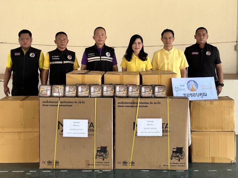 นครปฐม ผู้ว่าฯรับน้ำใจประชาชนส่งต่อช่วยชายแดน ไทย-กัมพูชา พ่วงอุทกภัย