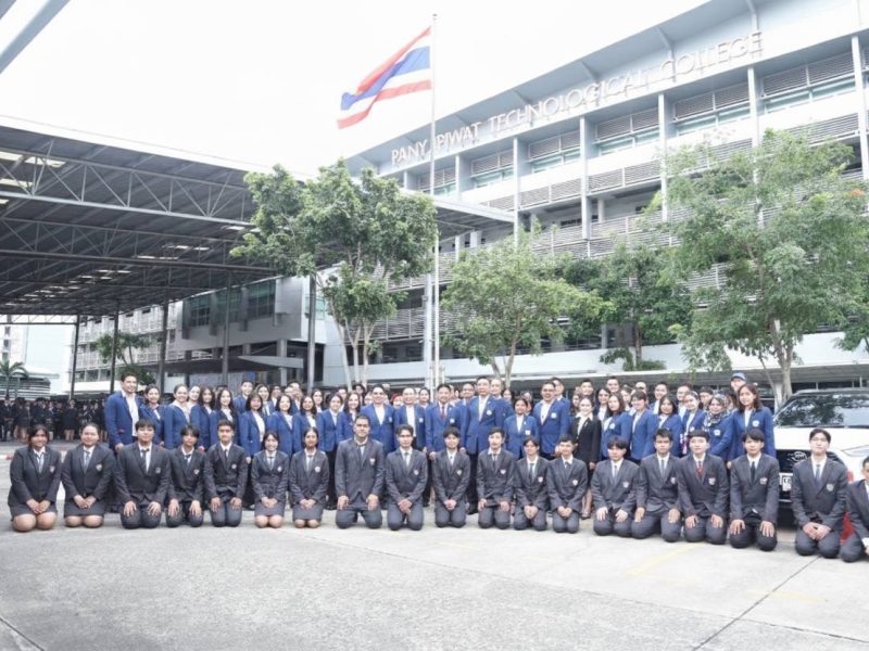 นนทบุรี   วิทยาลัยเทคโนโลยีปัญญาภิวัฒน์จัดพิธีวันพระราชทานธงชาติไทย