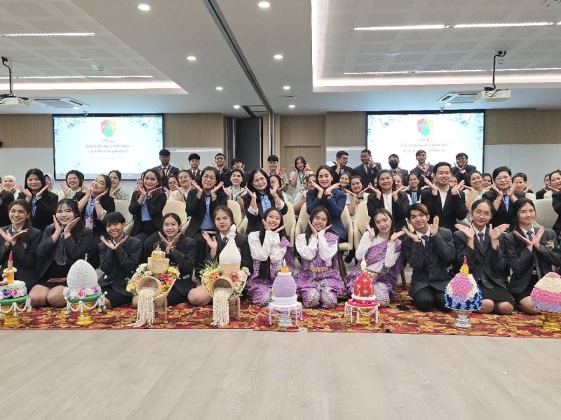 สงขลา   ศูนย์การเรียนปัญญาภิวัฒน์ หาดใหญ่ จัดพิธีไหว้ครูฝึก