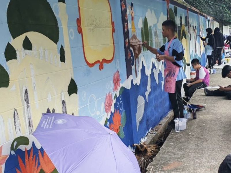 กรุงเทพมหานคร  ศูนย์การเรียนปัญญาภิวัฒน์ บางกะปิร่วมกิจกรรมจิตอาสา อนุรักษ์คูคลอง