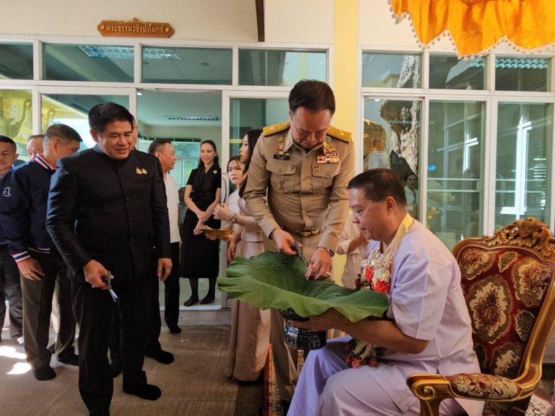 “อนุทิน-ธรรมนัส”ร่วมพิธีปลงผม “บิ๊กอ้อ”บวชถวายพระพันปีหลวง