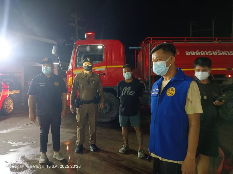 นครปฐม  เร่งอพยพชาวบ้านกว่าร้อยชีวิต สารเคมีโรงงานทำน้ำแข็ง รั่วไหล