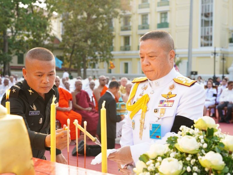 “บิ๊กอ้อ” ร่วมพิธีบรรพชาหมู่กุลบุตรศรีลังกา อุทิศถวายสมเด็จพระพันปีหลวง ในวาระสตมวาร ครบ 100 วัน