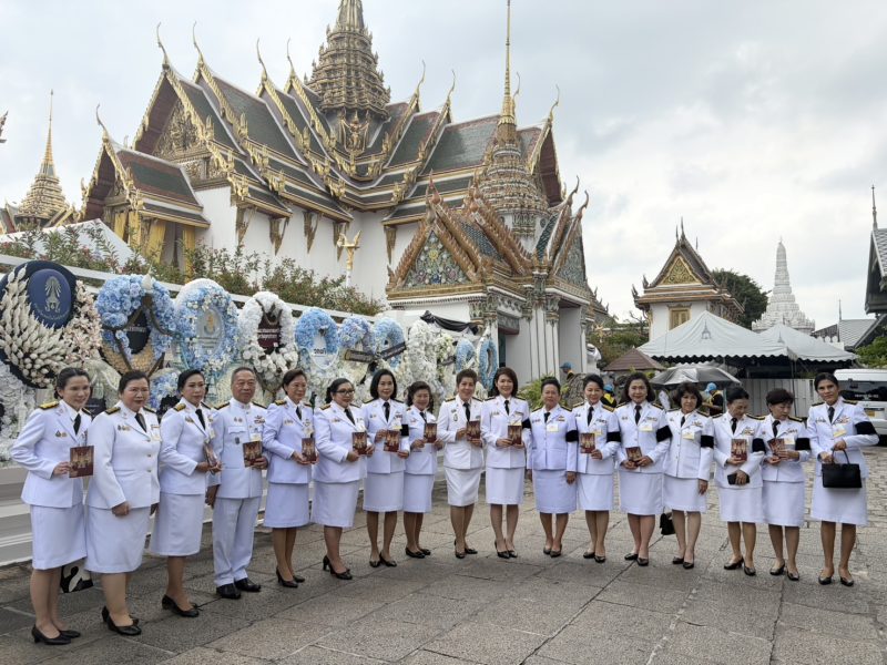 คณะผู้พิพากษาสมทบศาลเยาวชนและครอบครัวกลาง เป็นเจ้าภาพพระพิธีธรรมสวดพระอภิธรรมพระบรมศพ