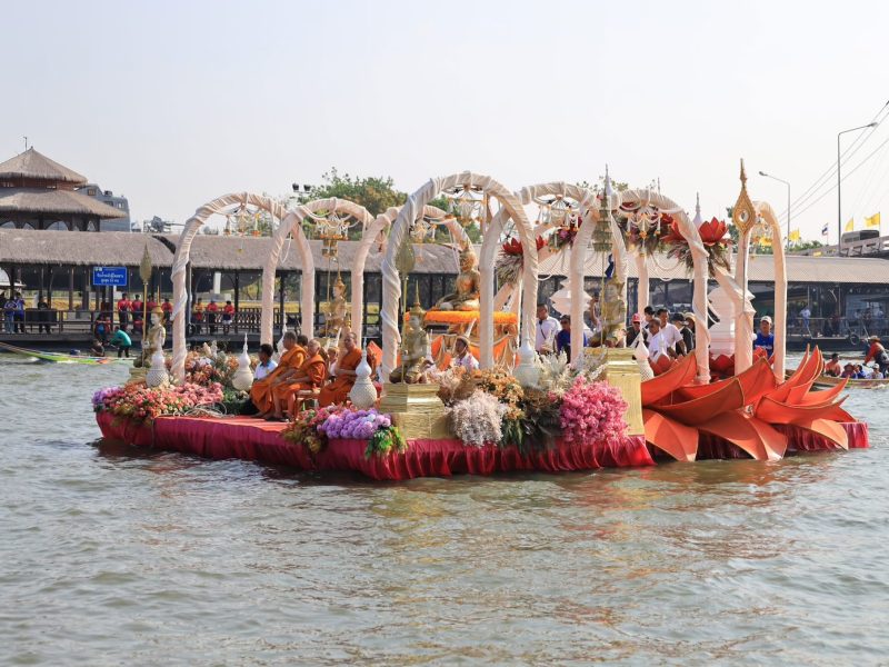 เทศบาลเมืองไร่ขิงจัดงบ สืบสานตำนานแห่หลวงพ่อวัดไร่ขิง อย่างยิ่งใหญ่! เต็มเปี่ยมด้วยบารมี