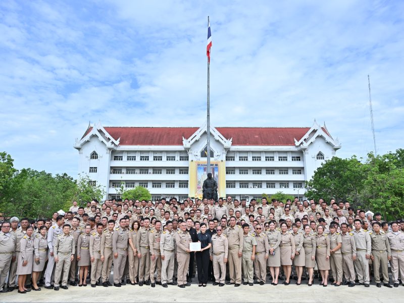 นครปฐม  กำนัน ผู้ใหญ่บ้าน ร่วมแสดงจุดยืนในบทบาทหน้าที่บำบัดทุกข์ บำรุงสุข ให้กับประชาชน