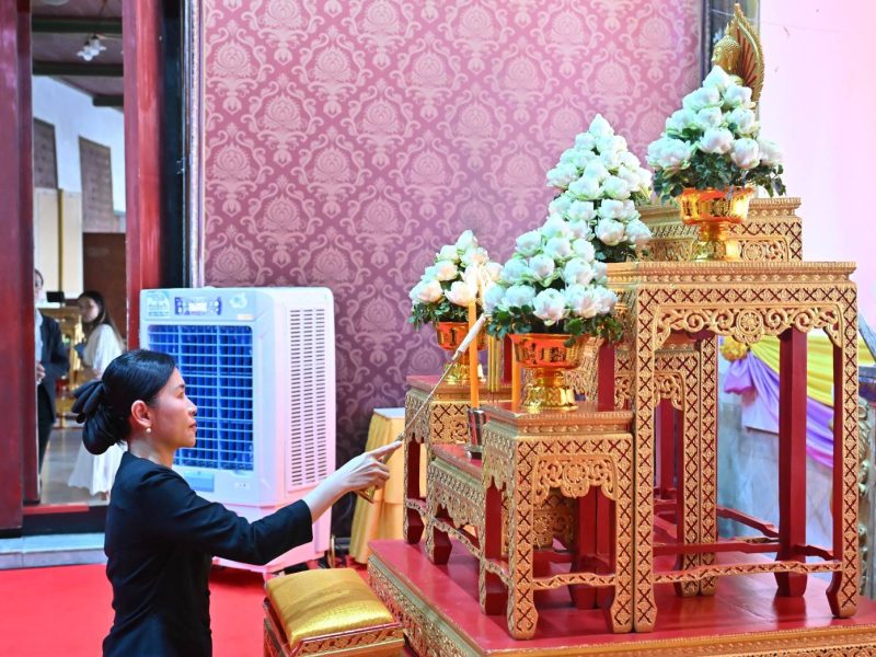 นครปฐม จัดพิธีบำเพ็ญกุศลและเวียนเทียนรอบองค์พระปฐมเจดีย์ เนื่องในวันวิสาขบูชา วันสำคัญสากลของโลกประจำปี 2569