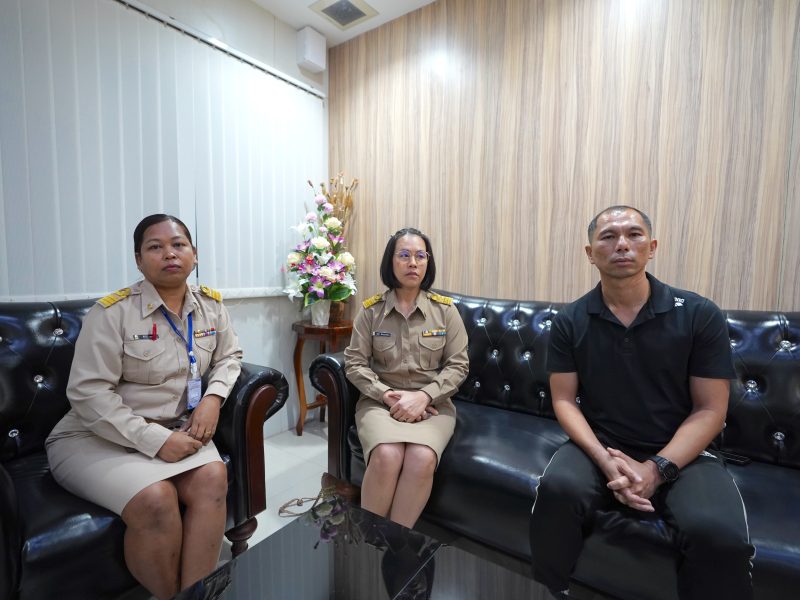 ผอ.รร.อนุบาลนครปฐม ควงผู้บริหารแจงยิบ ทุกขั้นตอน โซเชียลถล่ม เพราะเจอไอ้โม่ง อาจเสียประโยชน์ในโรงเรียนดัง