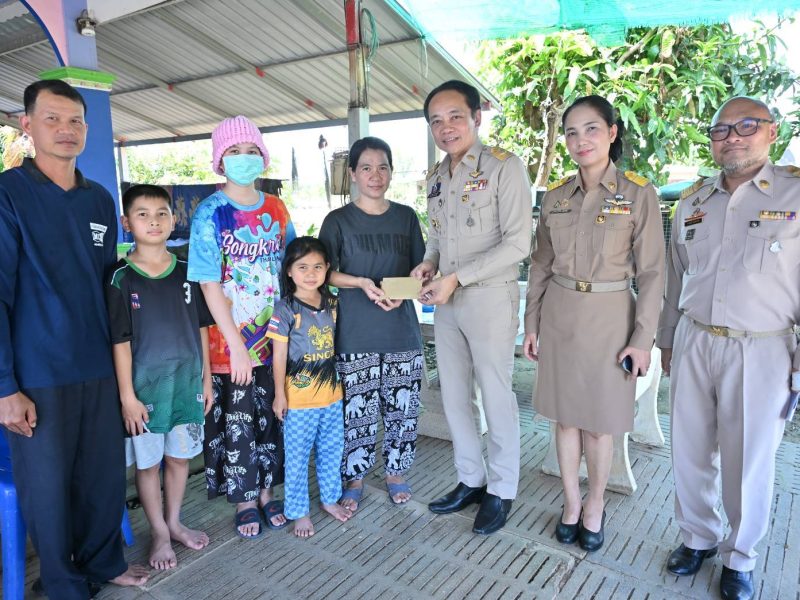 นครปฐม ลงพื้นที่ให้กำลังใจเด็กหญิงป่วยโรคมะเร็งเม็ดเลือดขาว