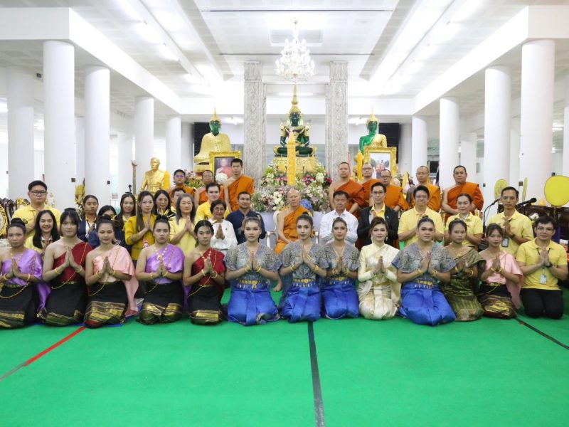 นนทบุรี.  วิทยาลัยเทคโนโลยีปัญญาภิวัฒน์จัดกิจกรรมแห่เทียนจำนำพรรษา