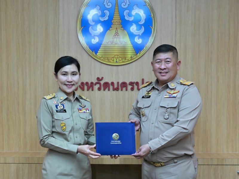 จังหวัดนครปฐม” มอบประกาศเกียรติคุณข้าราชการผู้ปฏิบัติงานครบ 20 ปี เชิดชูคุณความดี ป.อานนท์ ปลัดอาวุโสอำเภอสามพราน